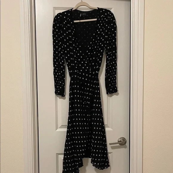 NWOT! Bardot Black Long Sleeve Polka Dot Dress, Size Medium - Picture 3 of 5